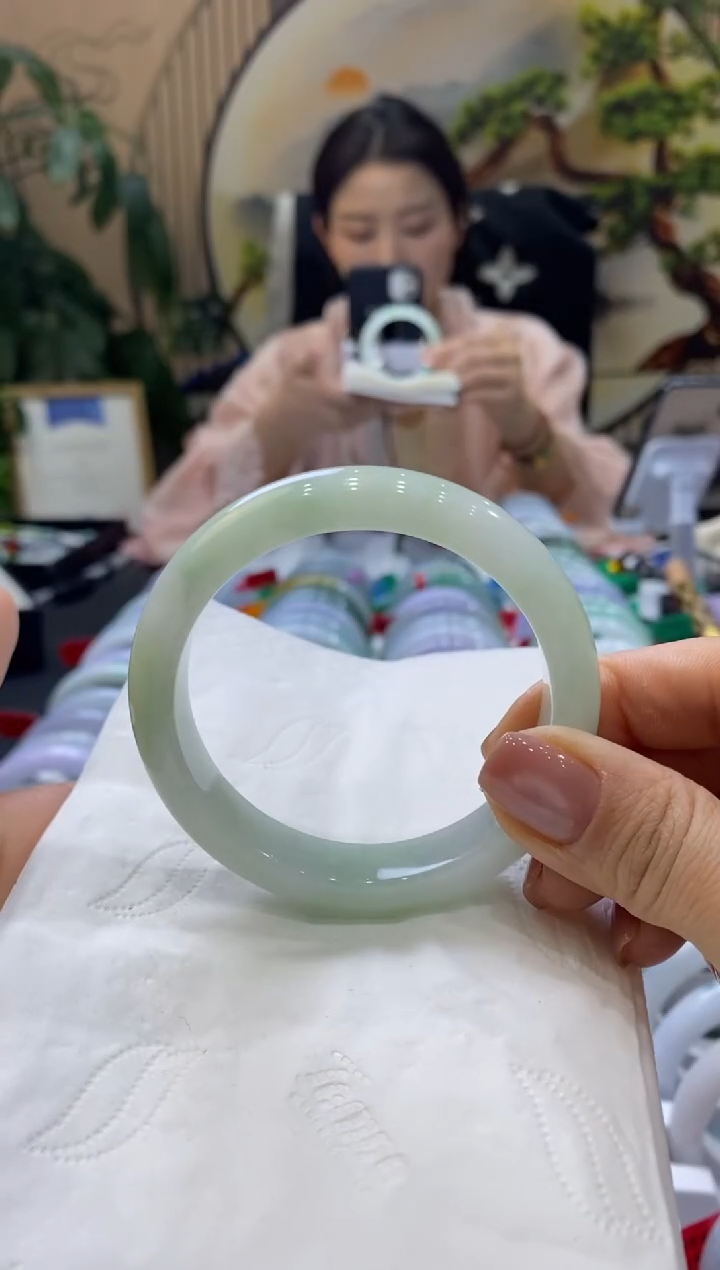 【闪购商品】翡翠手镯未镶嵌99903260