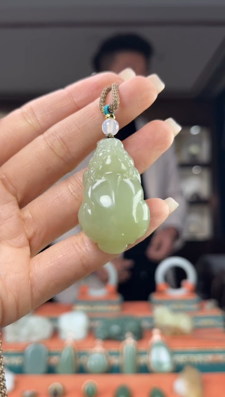 颈饰未镶嵌和田玉佩佩