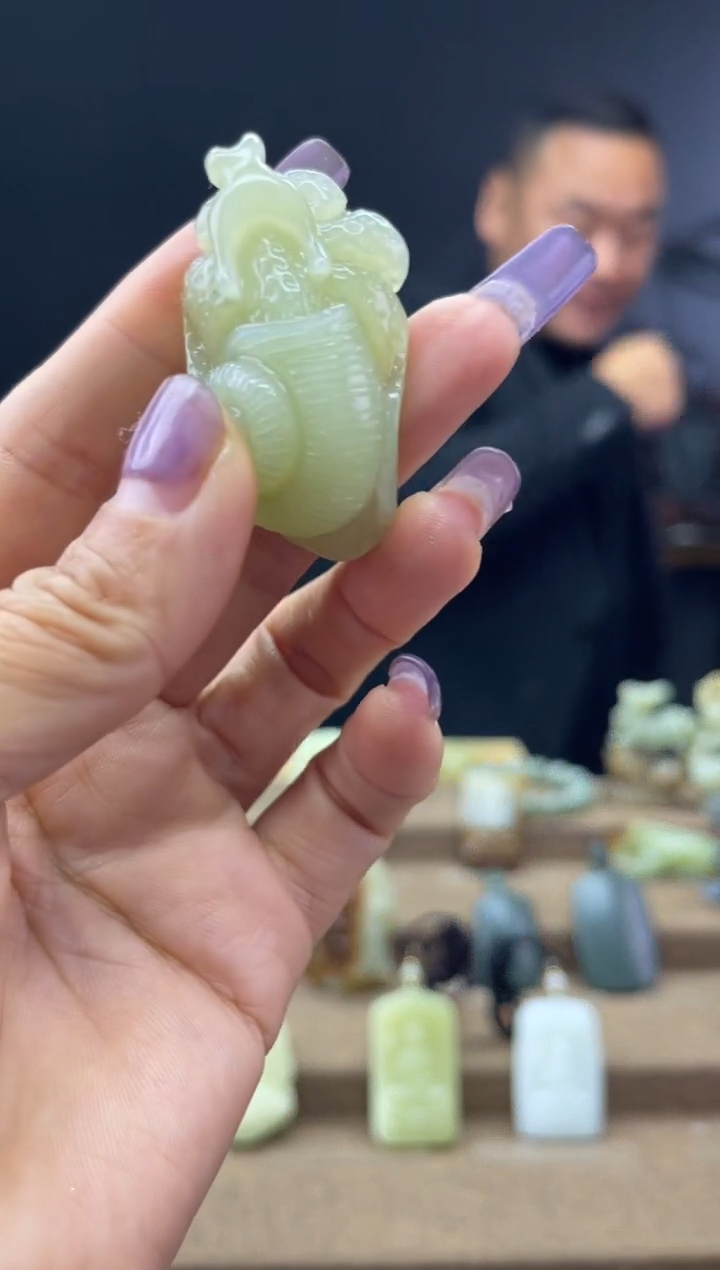 颈饰未镶嵌和田玉1