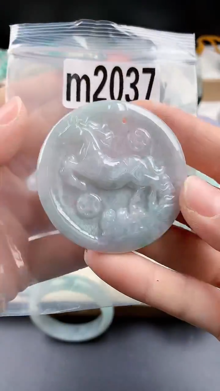 颈饰未镶嵌翡翠颈饰未镶嵌缅甸天然翡翠吊坠