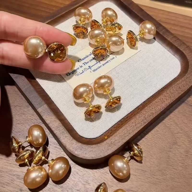 铜合金仿珍珠耳饰 百搭精致耳钉款高级轻奢气质小众简约金色耳饰