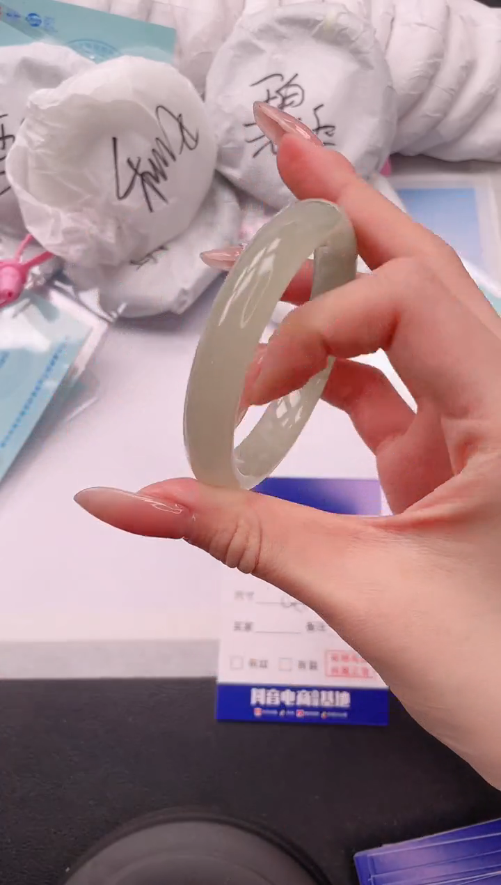 未镶嵌手镯石英质玉11V84-55