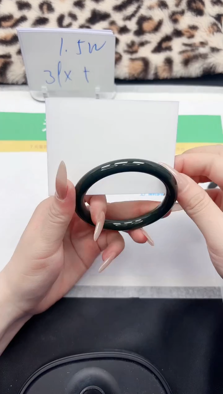 【闪购商品】石英质玉手镯未镶嵌164-54