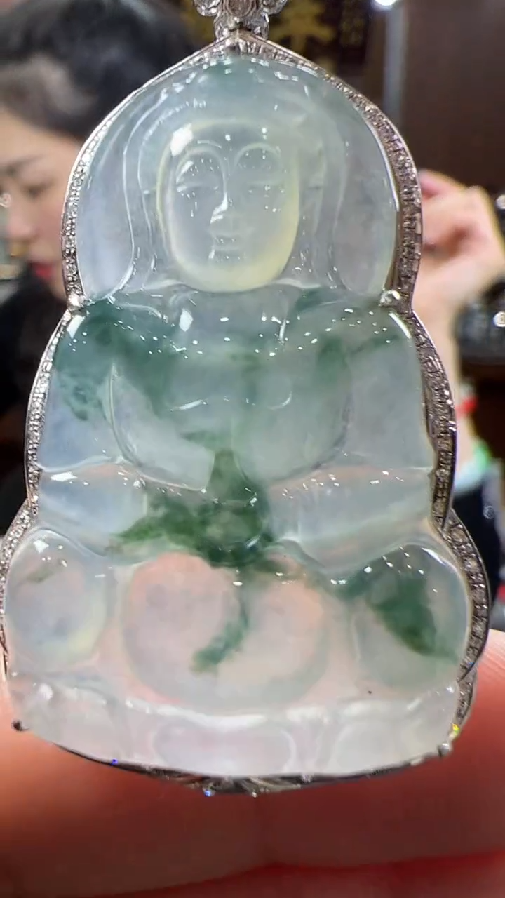【闪购商品】翡翠挂件18K金镶嵌观音不含链