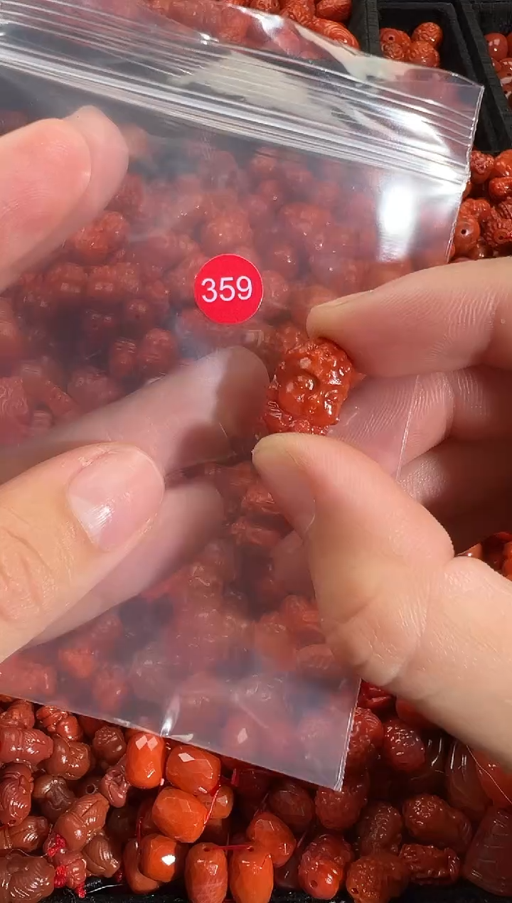 颈饰未镶嵌南红玛瑙1