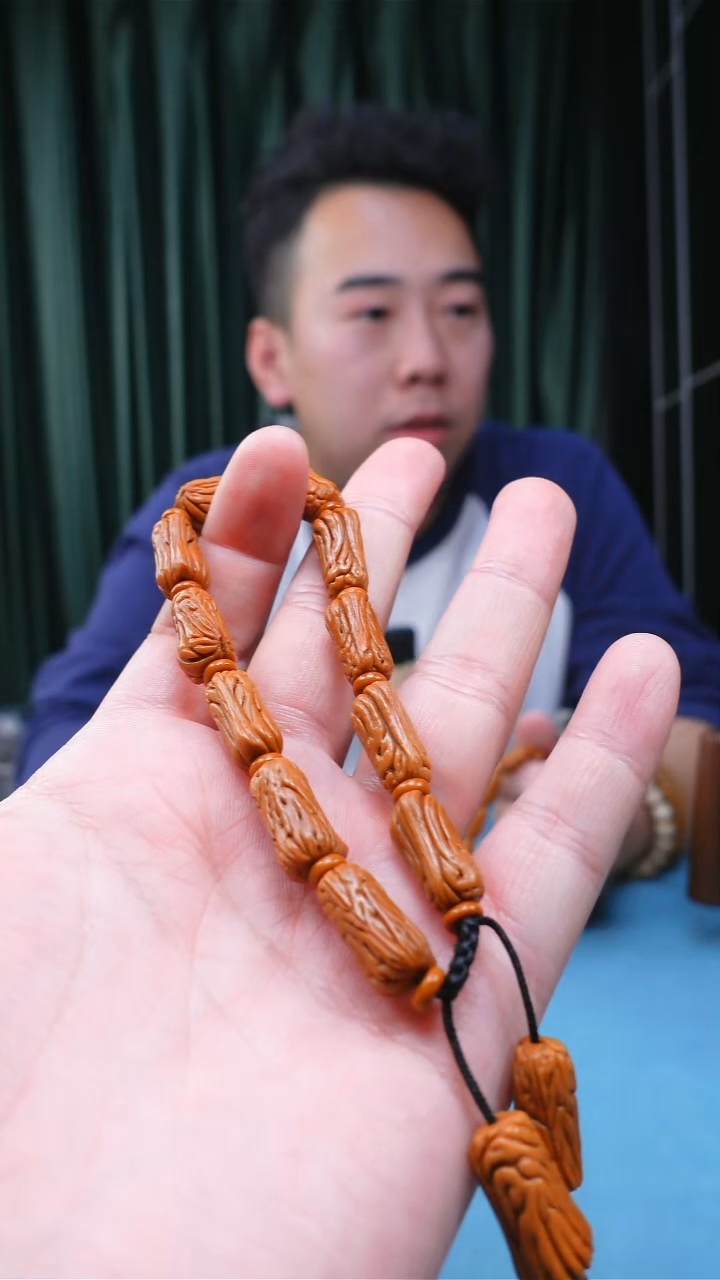 【闪购商品】桃核手串7+小金条桃核手持