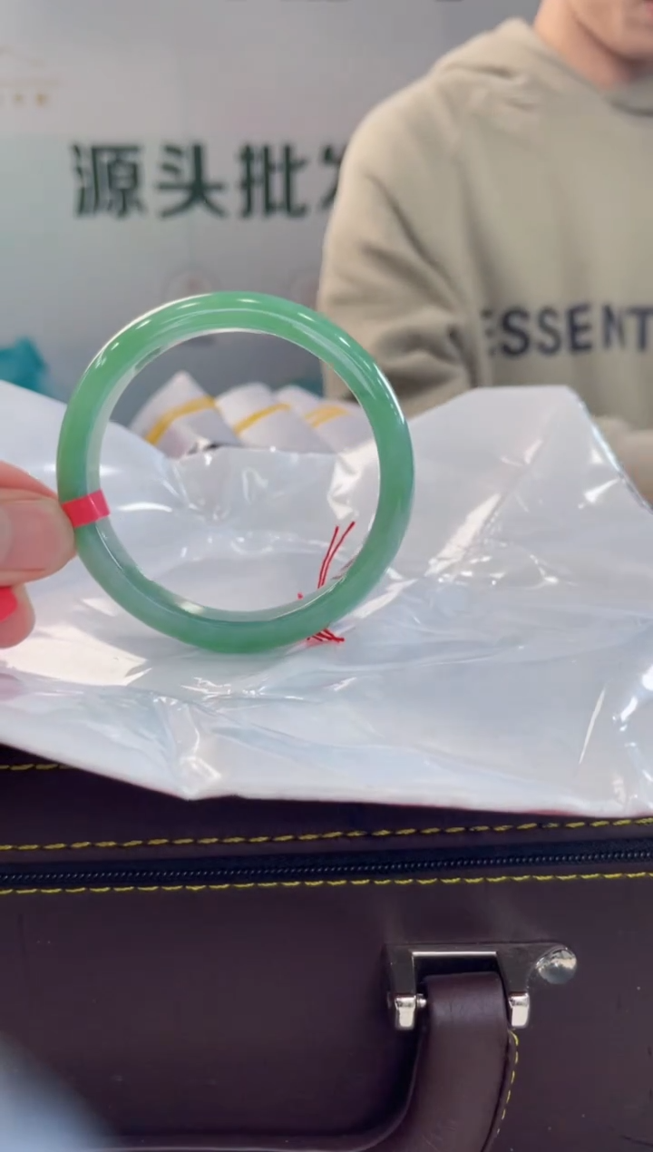 【闪购商品】翡翠手镯未镶嵌手镯
