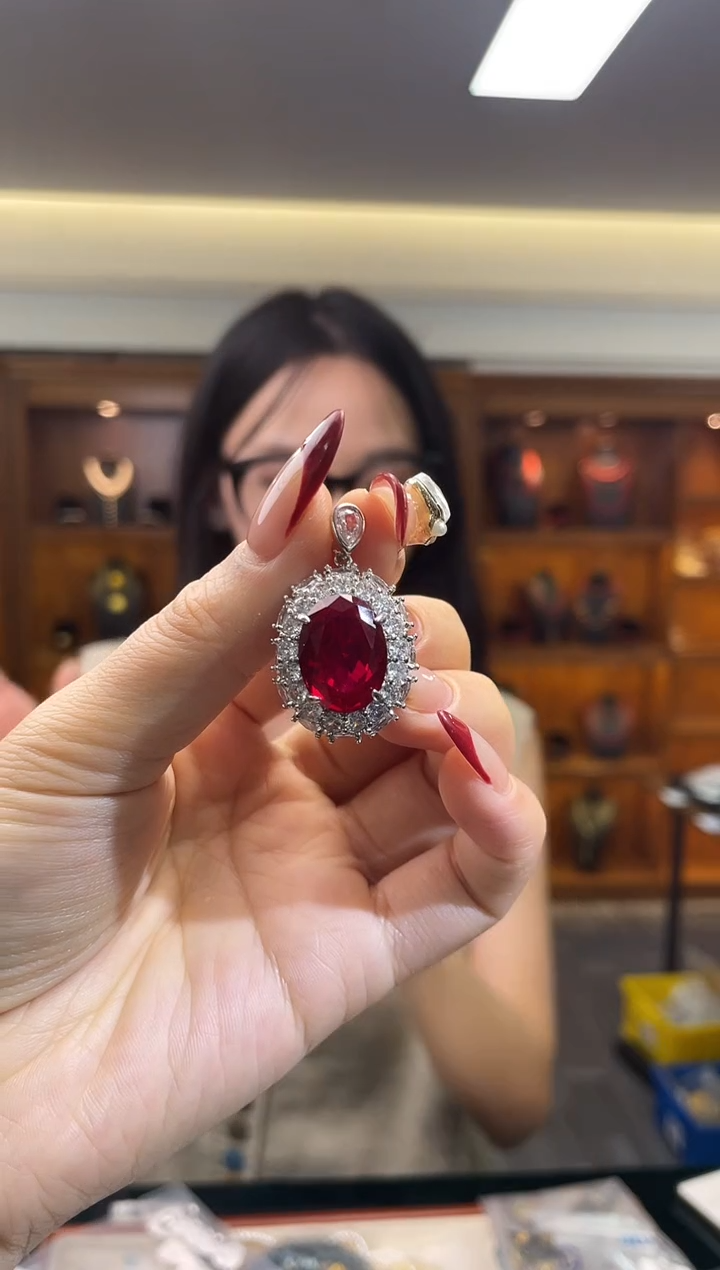 颈饰未镶嵌红宝石（多样性发一件）