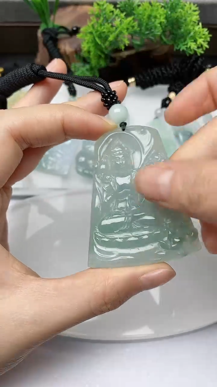 【闪购商品】翡翠颈饰未镶嵌