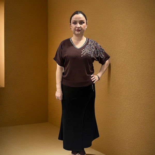 秋季冬季长袖毛针织衫时尚打底衫高领套衫衫红色女装圆领羊绒提花