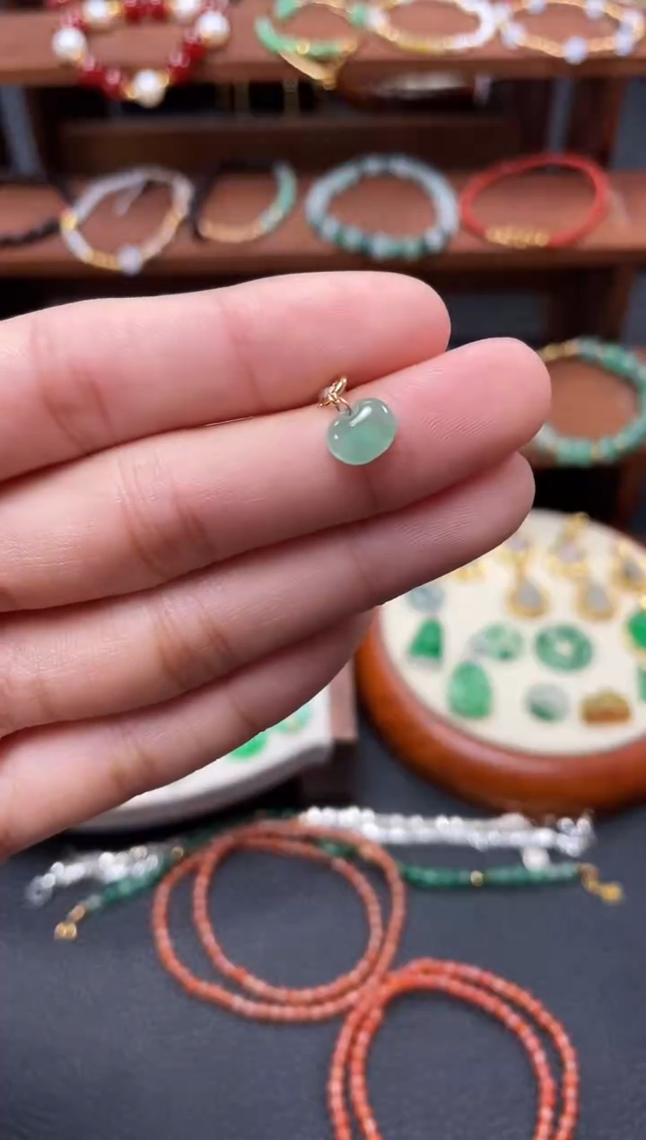 【闪购商品】翡翠吊坠(不含链)18K金镶嵌一个  JK251