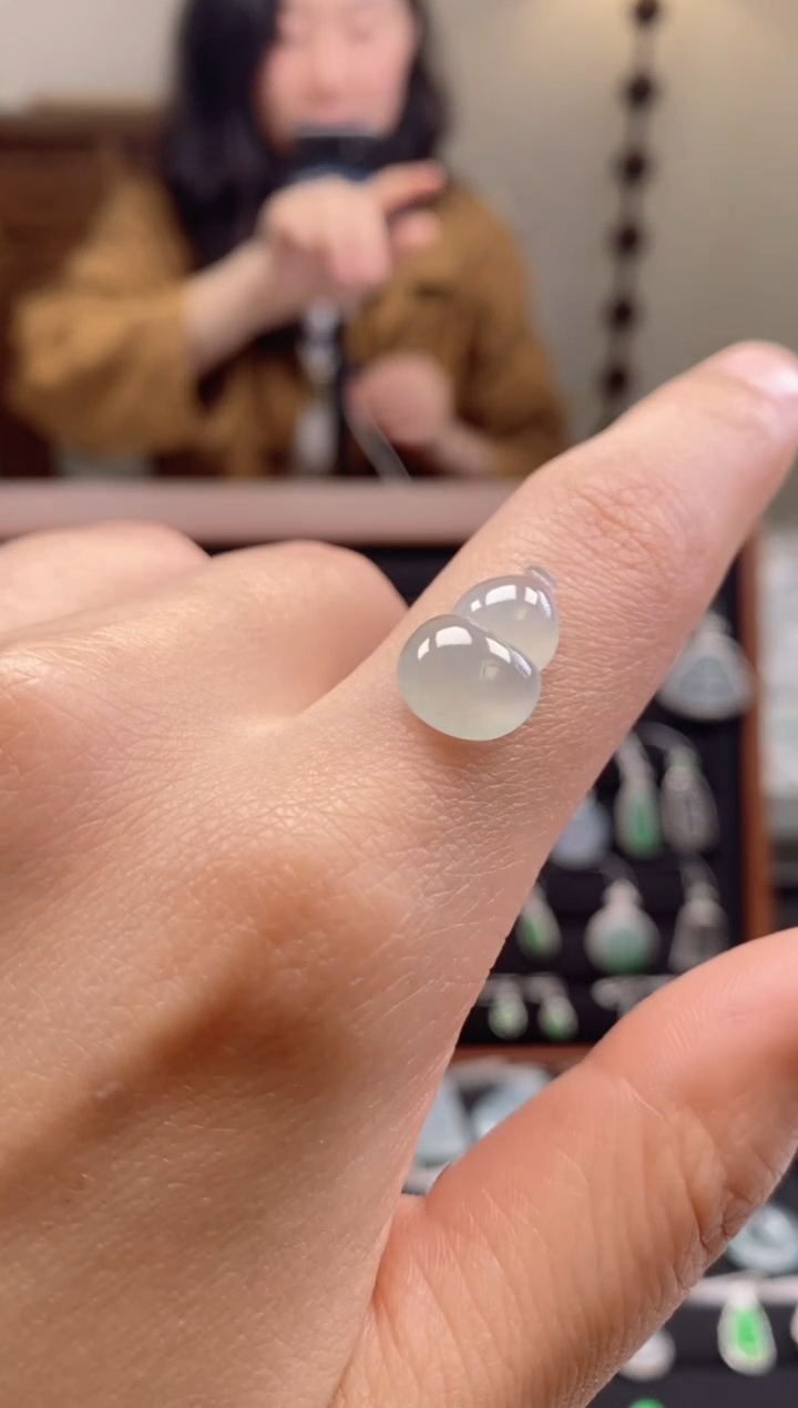 【闪购商品】翡翠裸石未镶嵌葫芦裸石