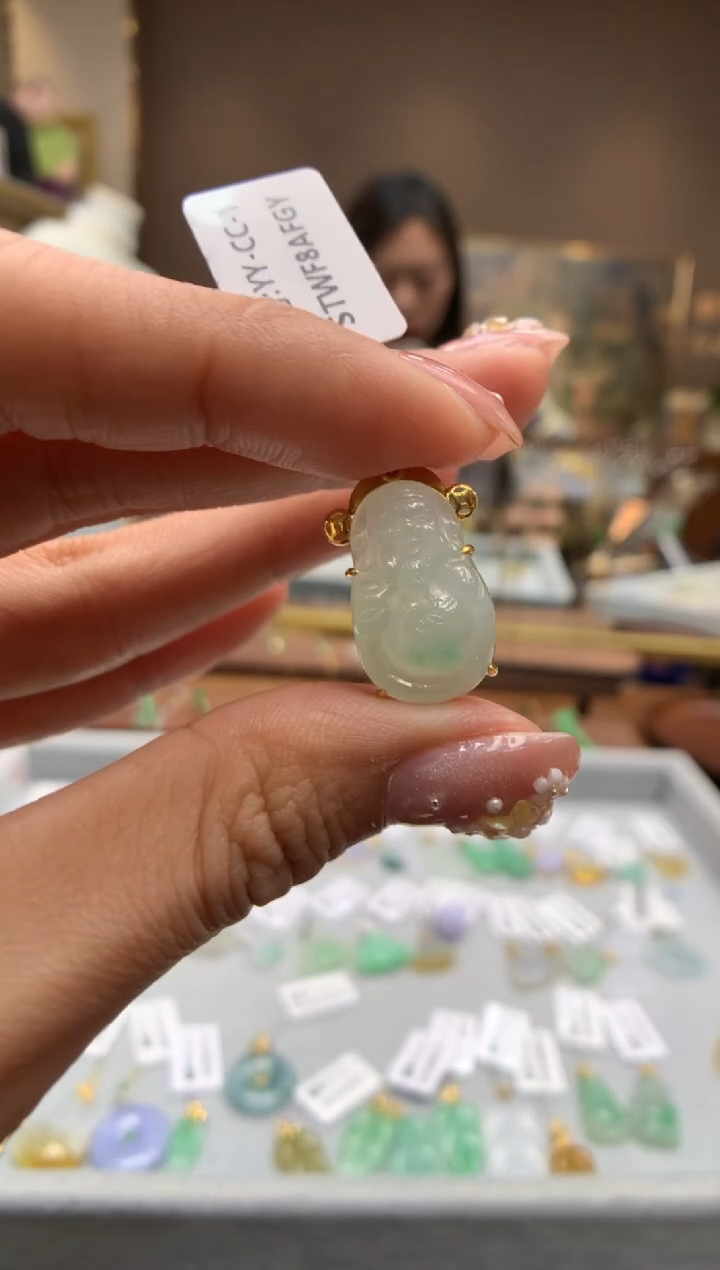 【闪购商品】翡翠颈饰18K金镶嵌财神