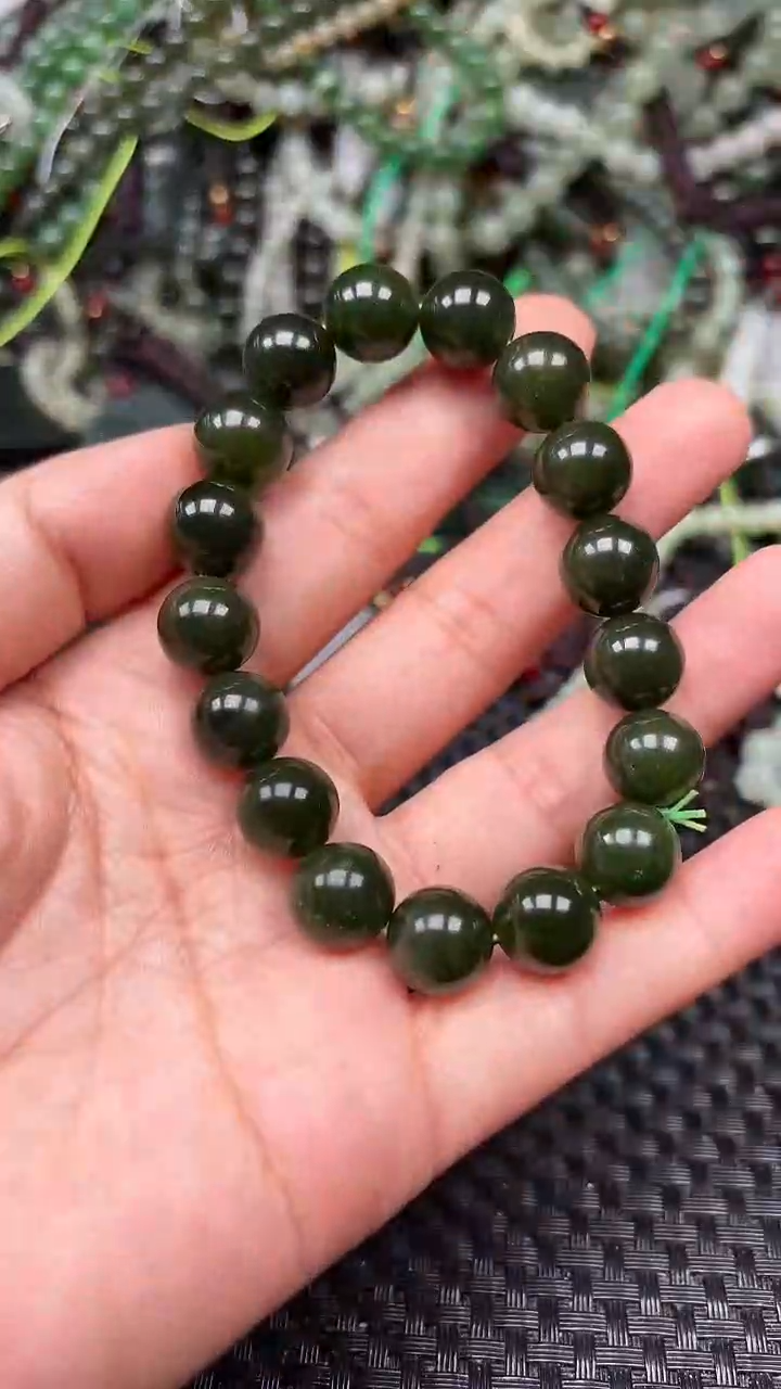 和田玉未镶嵌颈饰1