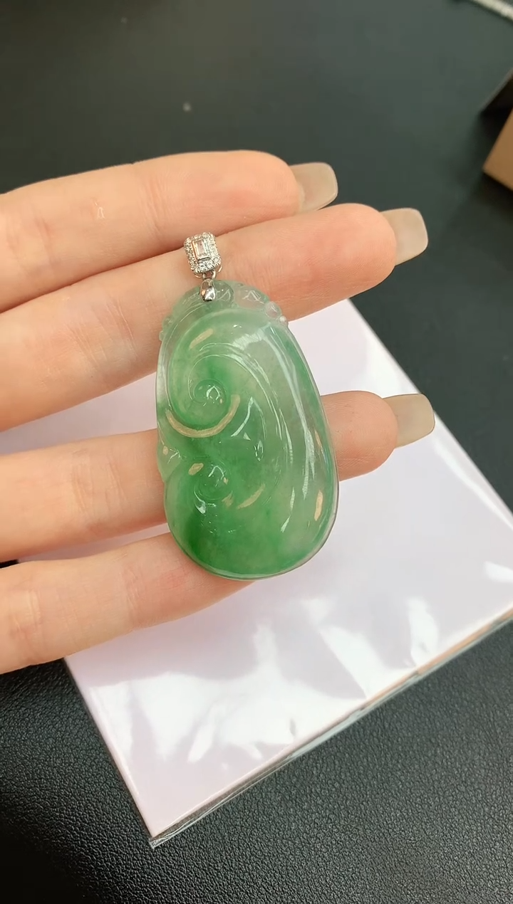 【闪购商品】翡翠颈饰18K金镶嵌赠礼盒证书 珍珍