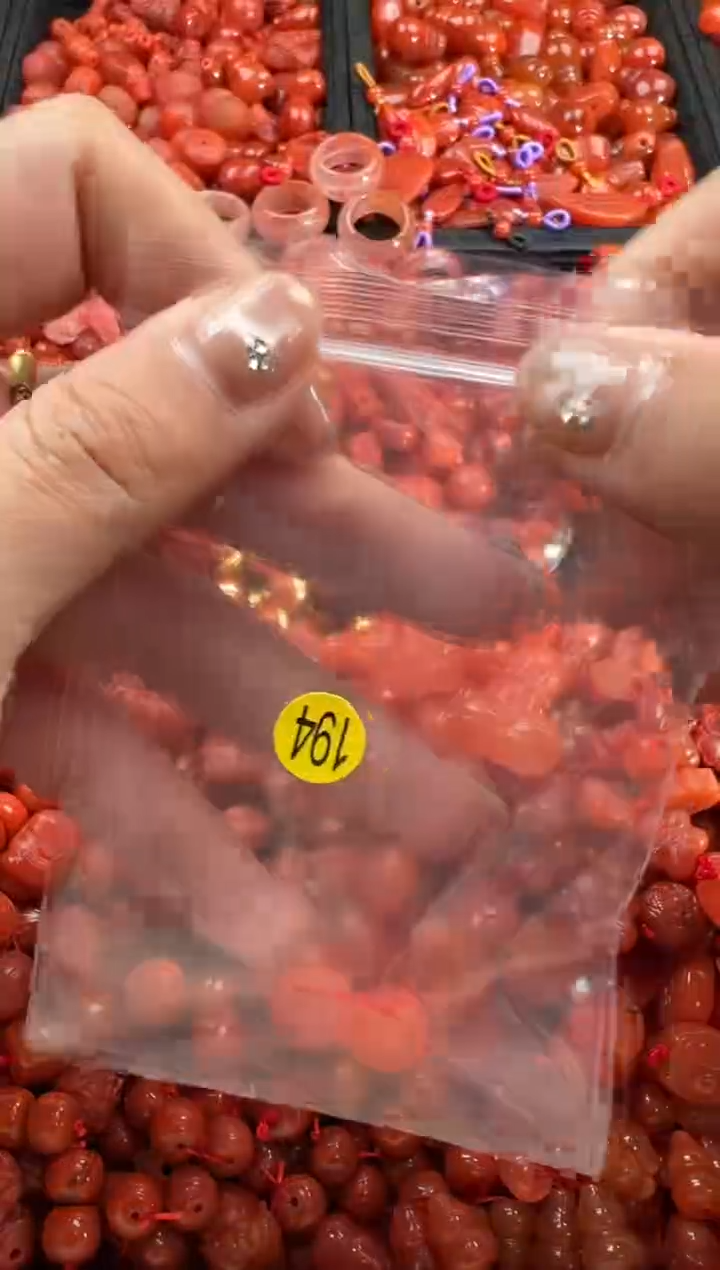 【闪购商品】南红玛瑙颈饰未镶嵌1