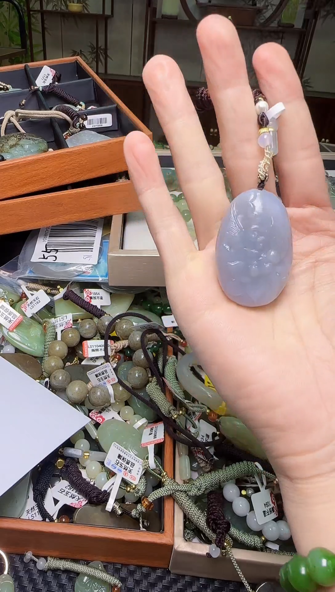 颈饰未镶嵌和田玉1