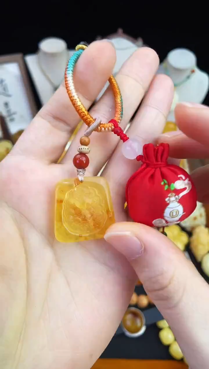 琥珀未镶嵌珠宝奇石柒月