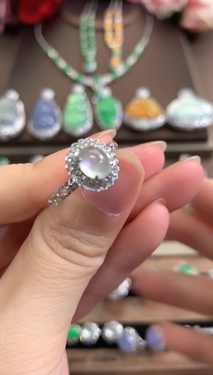 18K金镶嵌戒指翡翠春日珠宝 B59