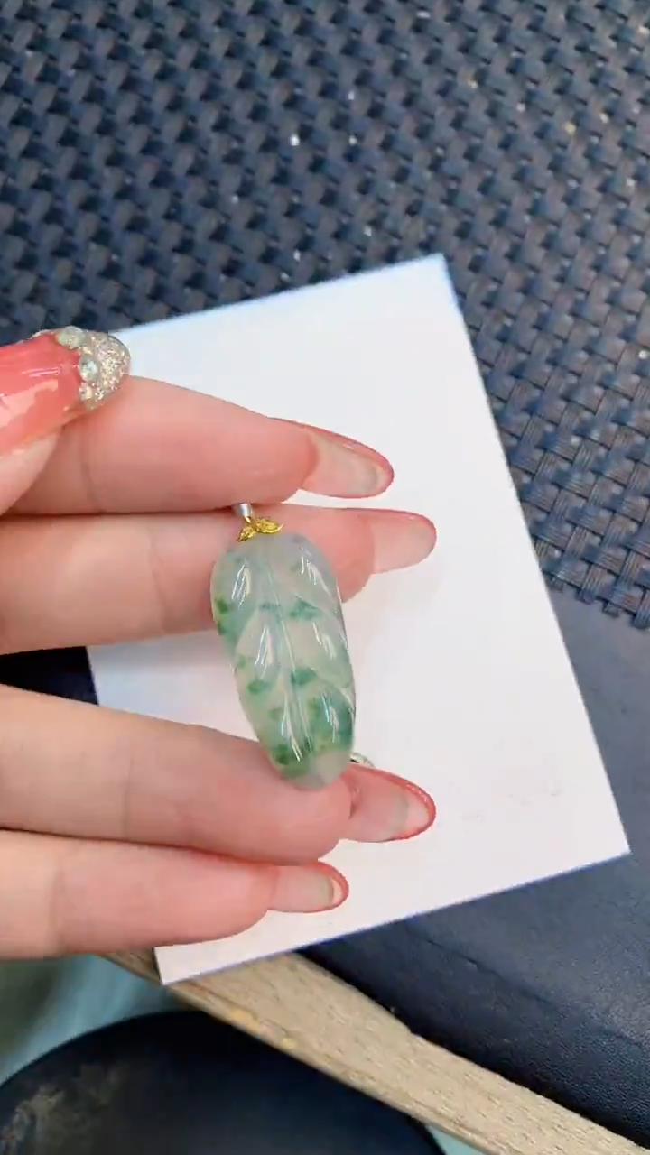 颈饰18K金镶嵌翡翠1