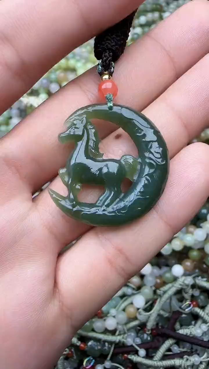 颈饰未镶嵌和田玉拍一发一