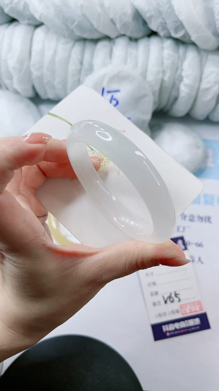 【闪购商品】石英质玉手镯未镶嵌多样性发货V65