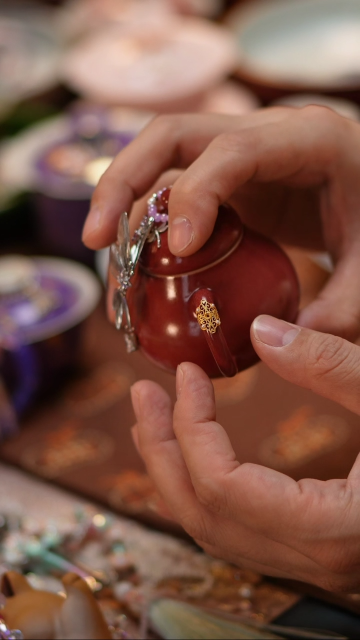 【闪购商品】摆件小红色壶把手小红色壶把手