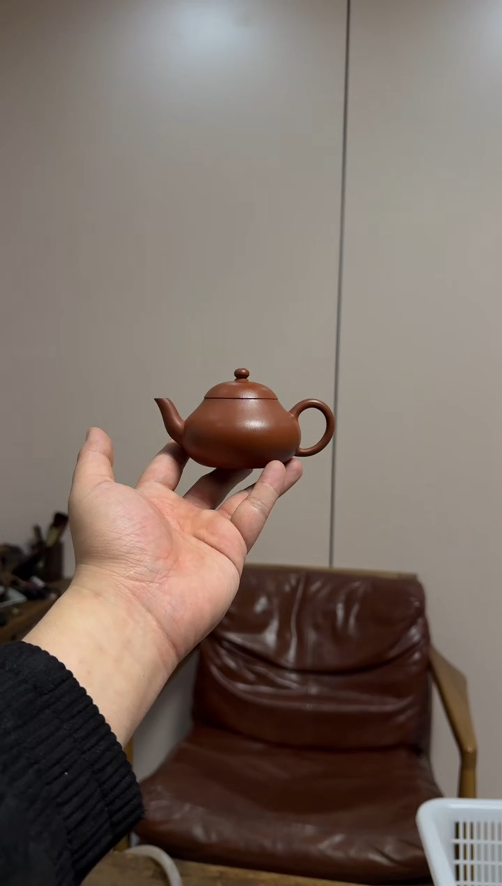 茶壶紫砂嘉庆梨形壶130CC