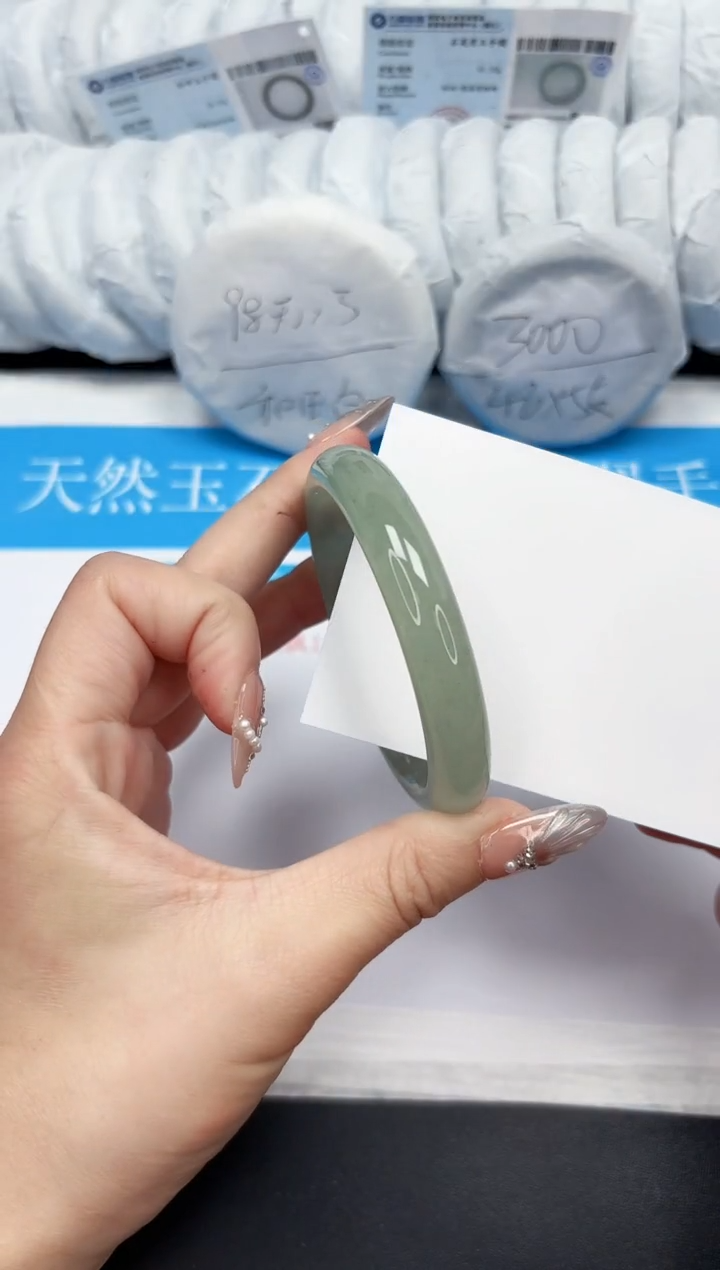 【闪购商品】石英质玉手镯未镶嵌17-61.5
