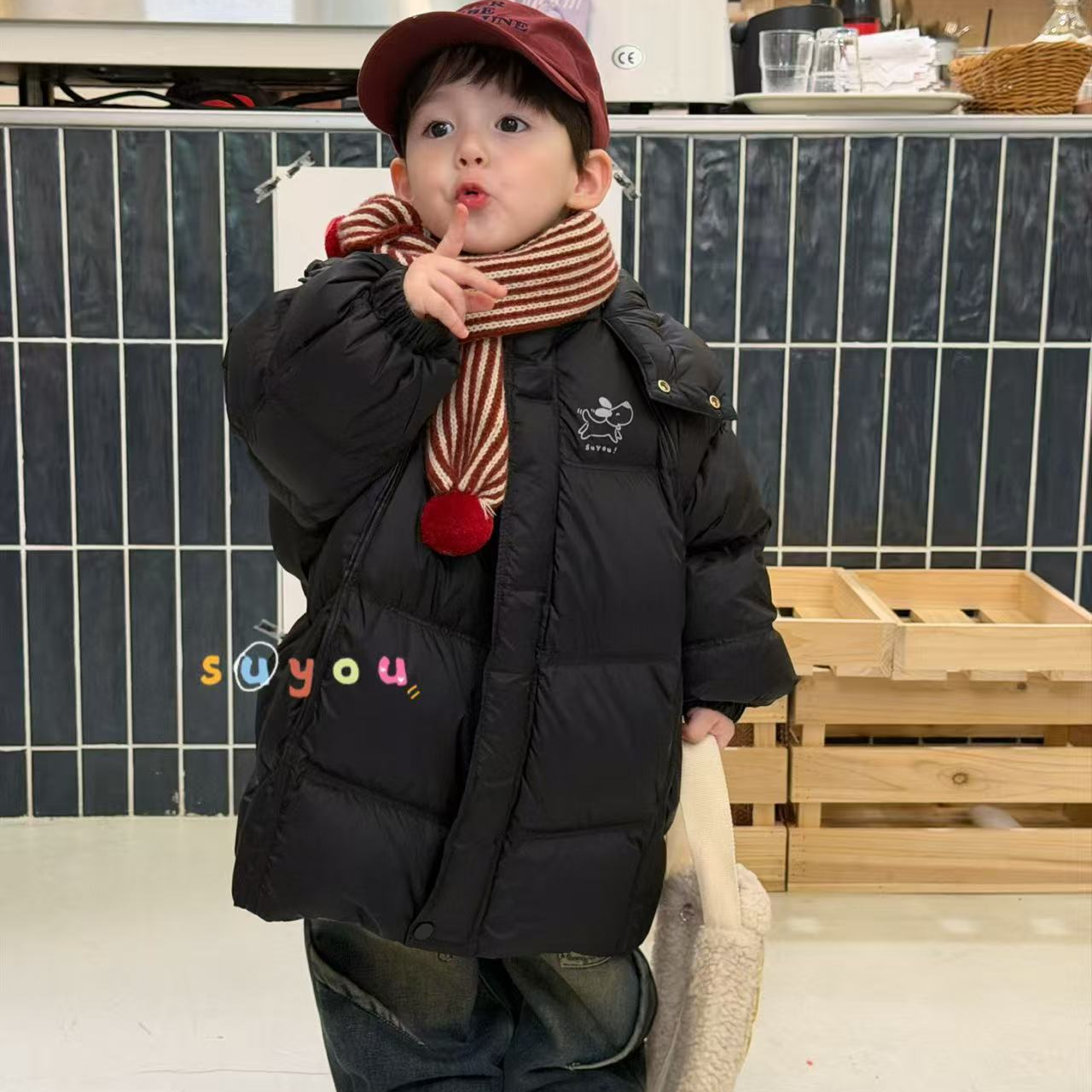 现【苏右】25黑色小狗印花冬季90绒保暖男童羽羽
