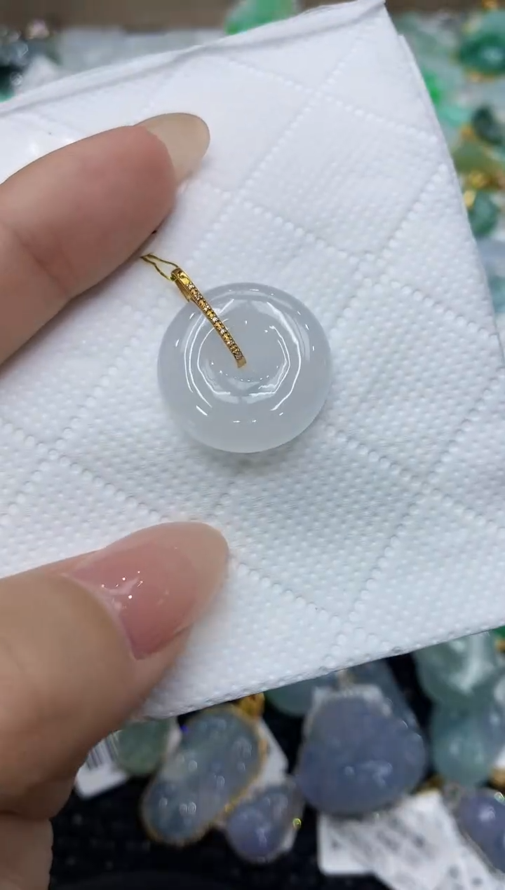 颈饰18K金镶嵌翡翠111111111111