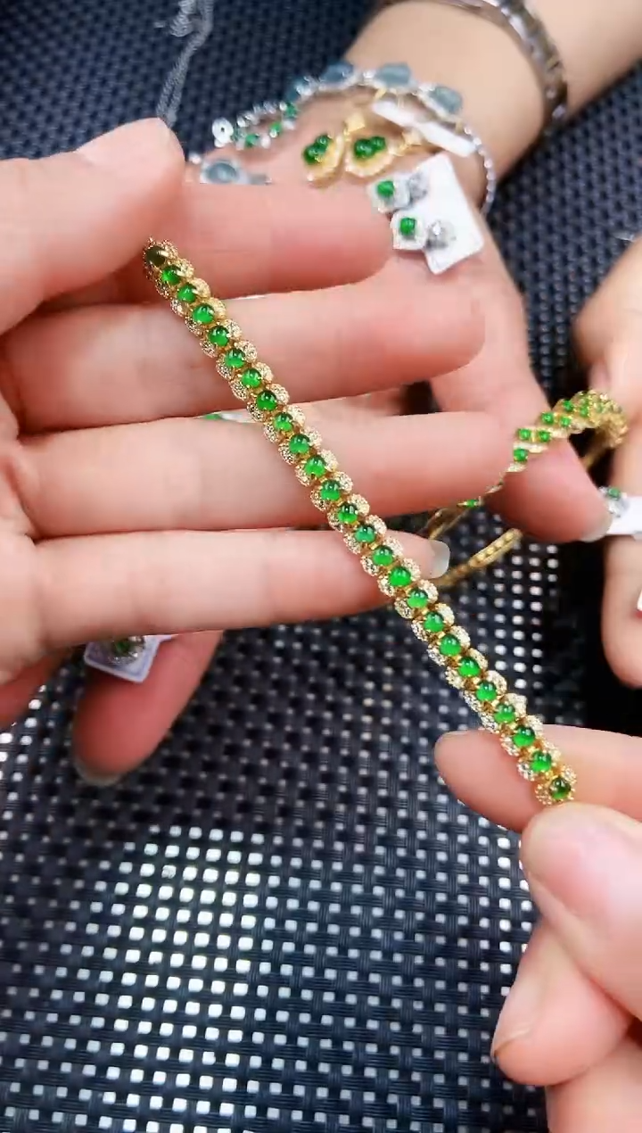 【闪购商品】翡翠手链未镶嵌111111111