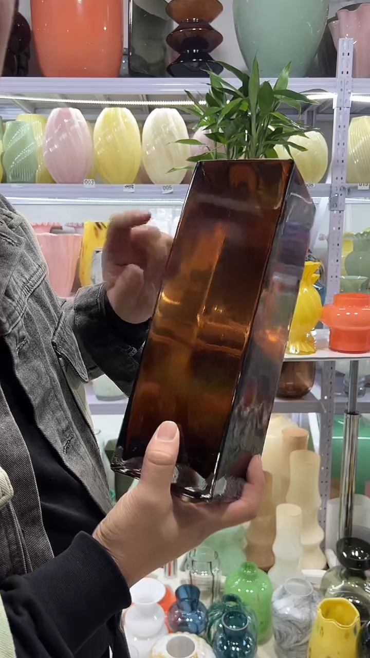 琥珀色方缸花瓶微瑕介意勿拍