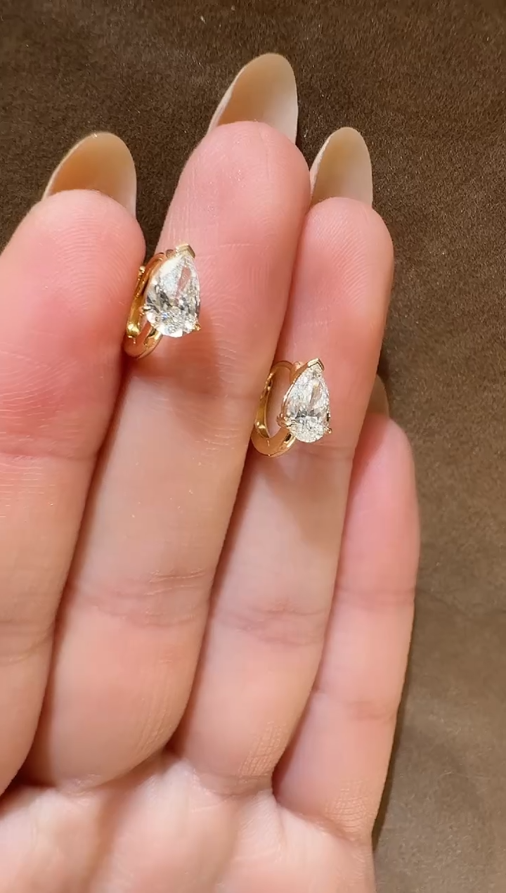 18K金镶嵌实验室培育钻石耳饰@@耳圈黄水滴50分爪镶7MM