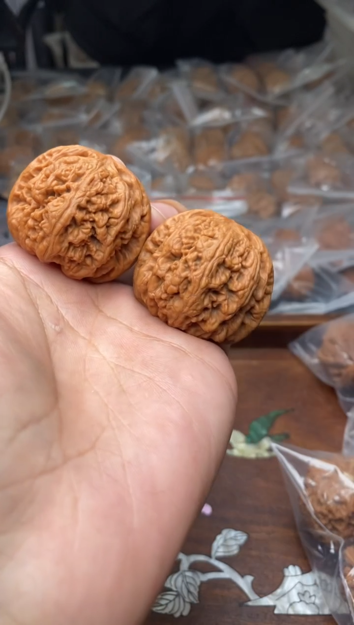 【闪购商品】文玩核桃把件A42号40尺粗筋.团