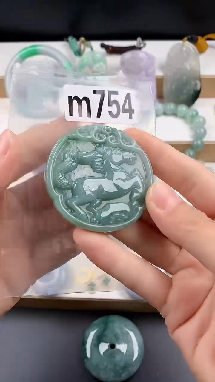 颈饰未镶嵌翡翠天然翡翠吊坠挂件