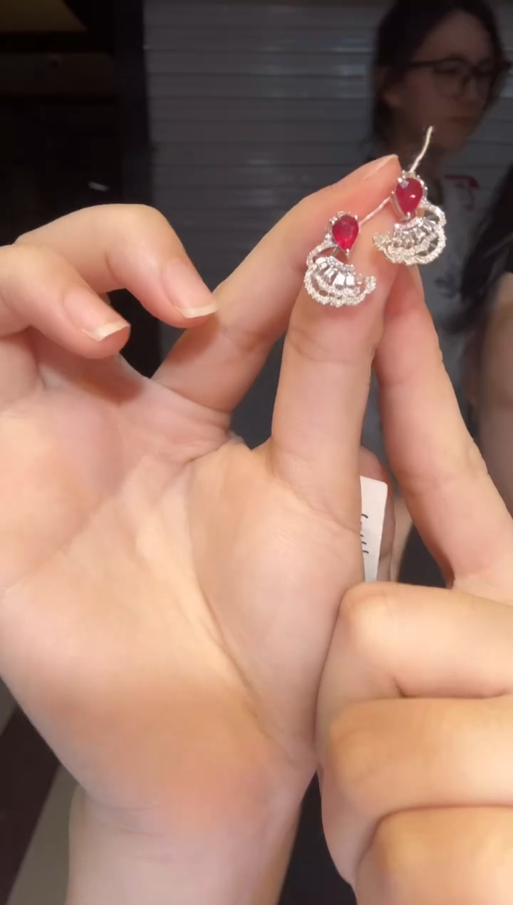 18K金镶嵌耳饰红宝石1耳饰