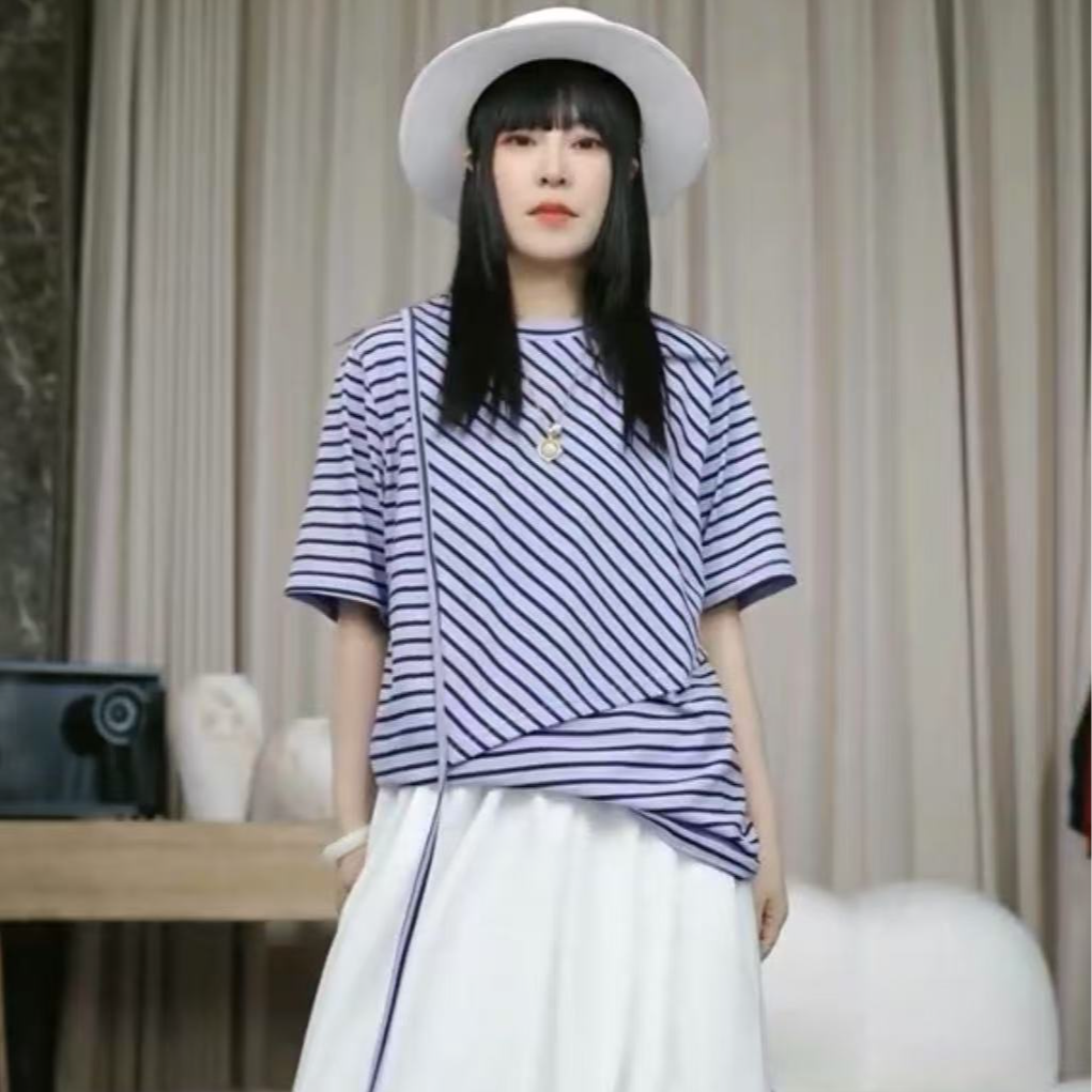 infobyfive福利春季新款斜条纹拼接圆领短袖T恤NF0502256