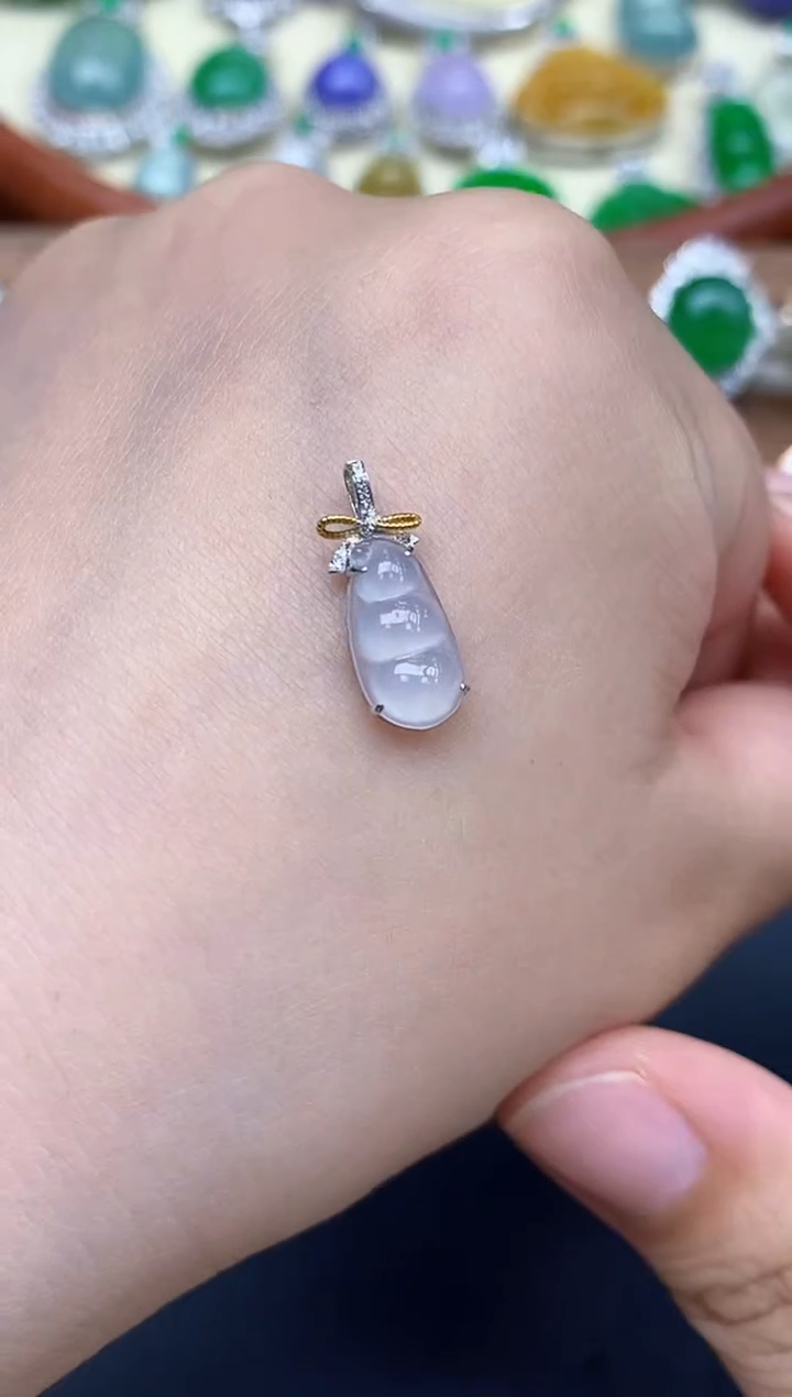 颈饰18K金镶嵌翡翠256-中国好珍宝