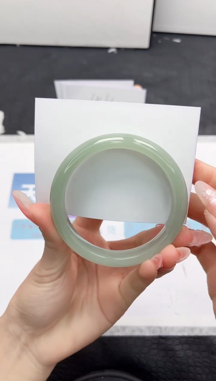 【闪购商品】石英质玉手镯未镶嵌140-58