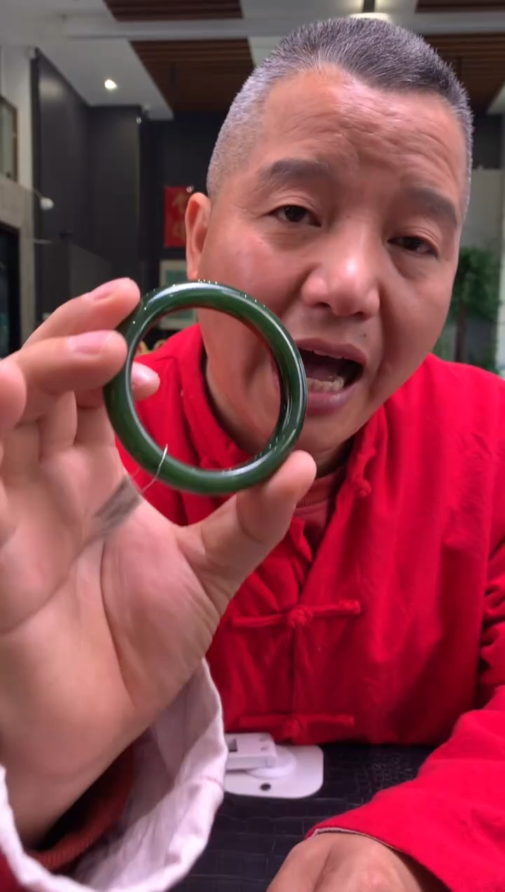 【闪购商品】和田玉碧玉手镯未镶嵌一个