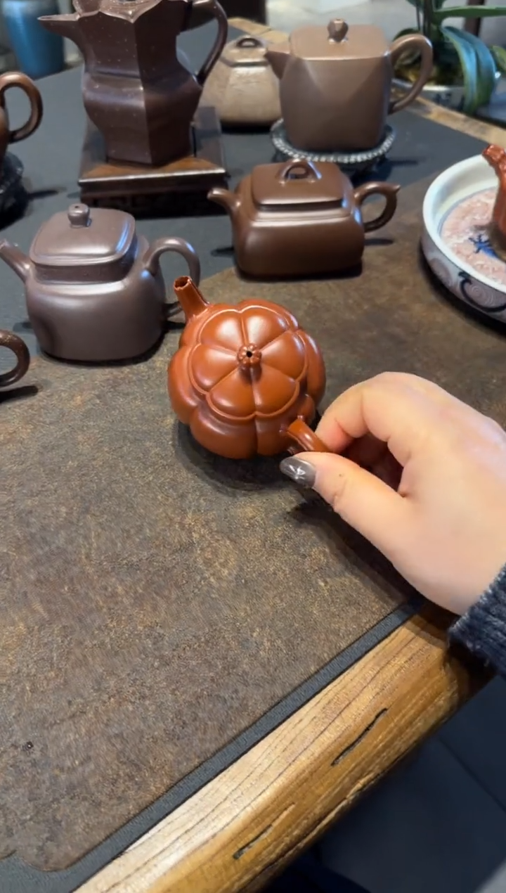 【闪购商品】紫砂茶壶繁花 朱泥