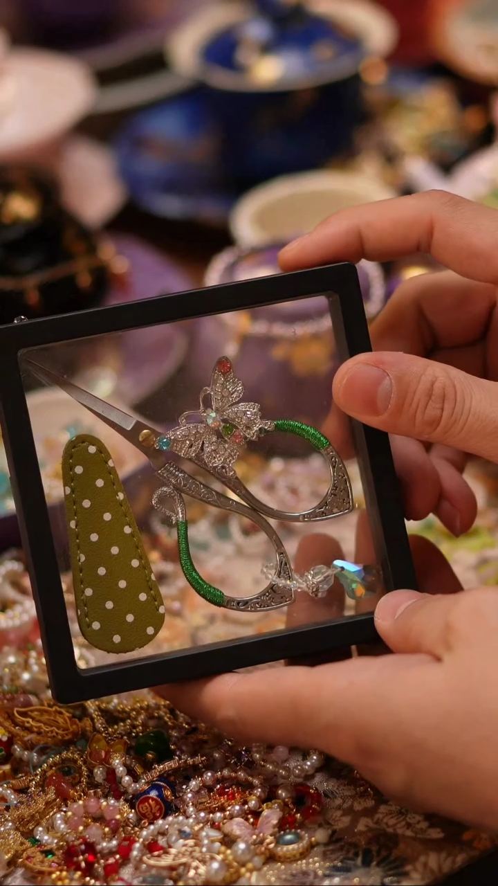 【闪购商品】摆件绿色编织蝴蝶剪刀