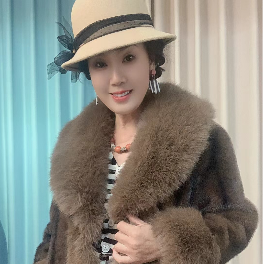 新长毛领外套皮毛一体奶茶中长款阔太太气质外套