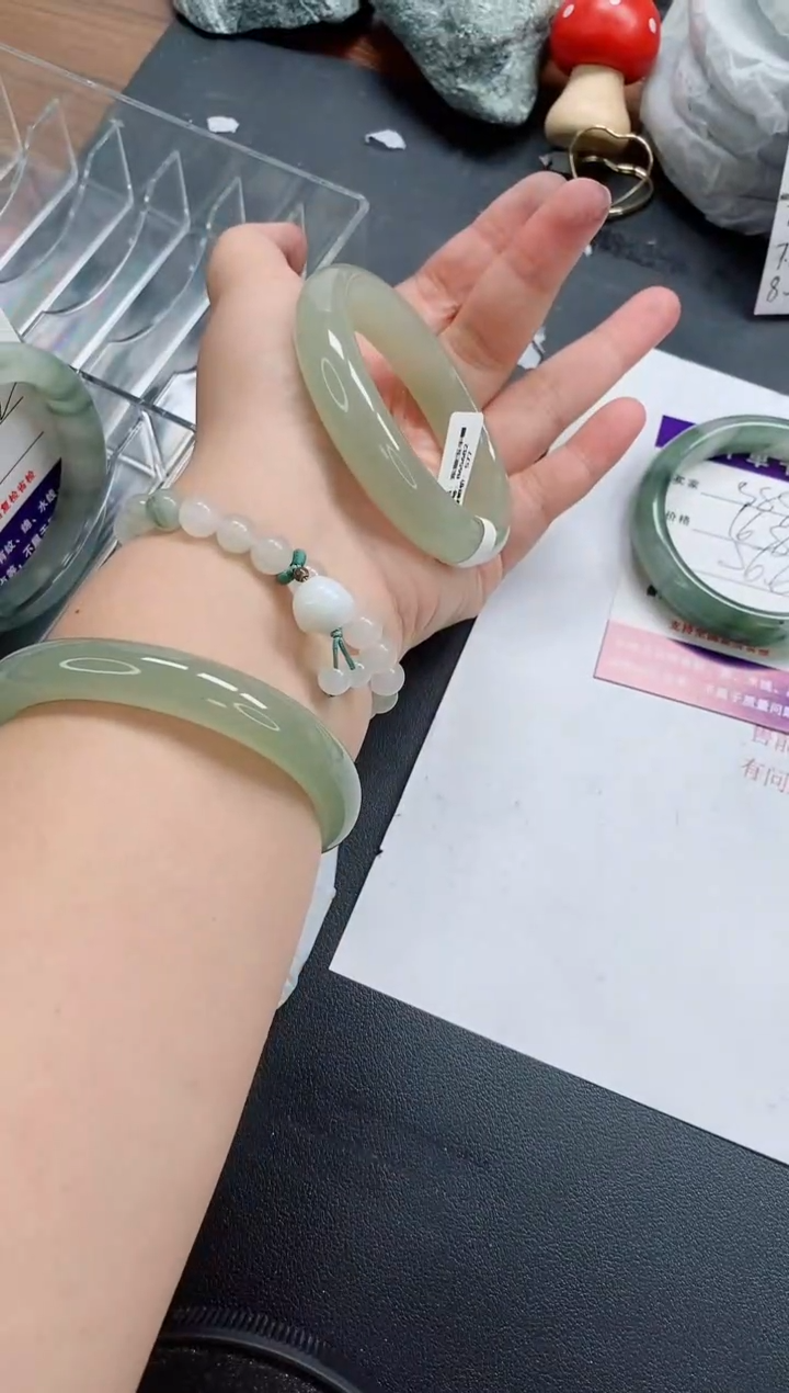 未镶嵌手镯石英质玉389/60-61