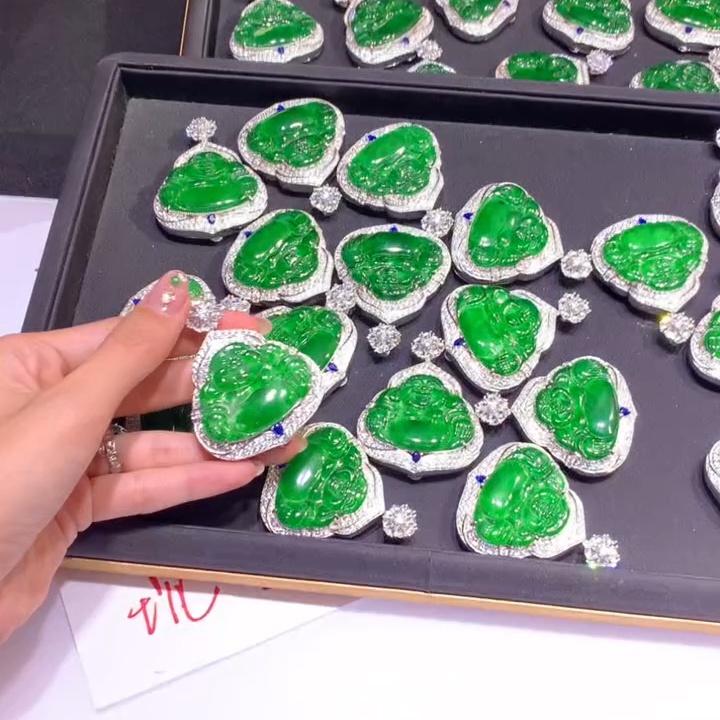 【逍遥】天然A货翡翠大佛公吊坠*CXY/1122/多样性发/1件