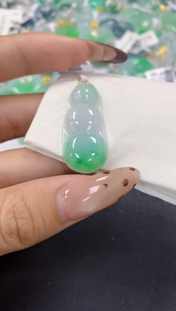 颈饰18K金镶嵌翡翠a货假一赔三支持复检百元上9元证书费自理