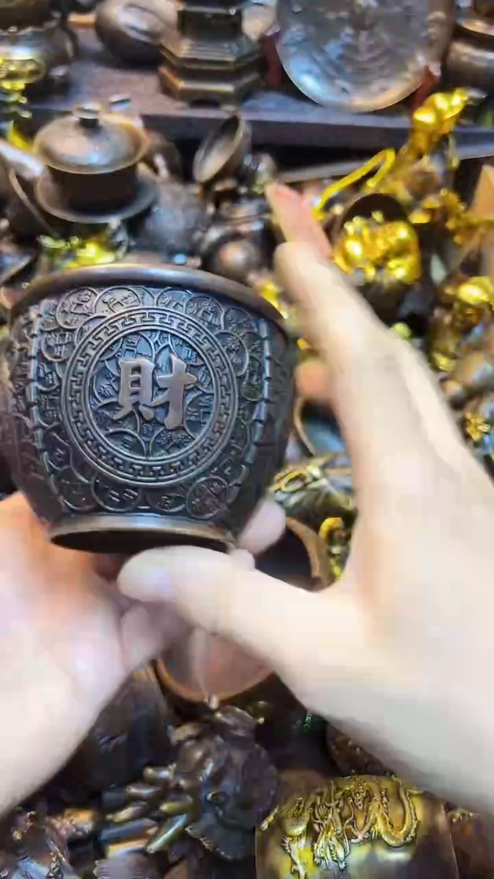 1案台摆件，物品摆件