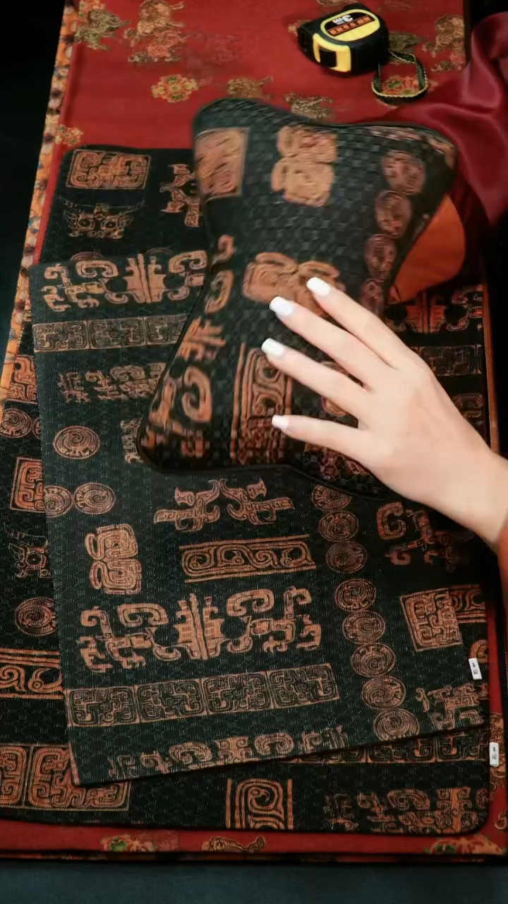 别具一阁布艺尺寸头枕