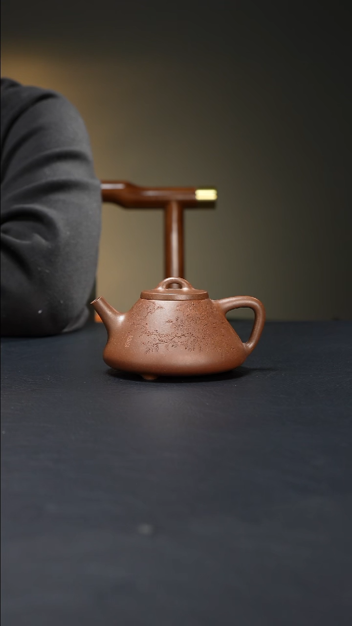 茶壶紫砂子冶刻桃花